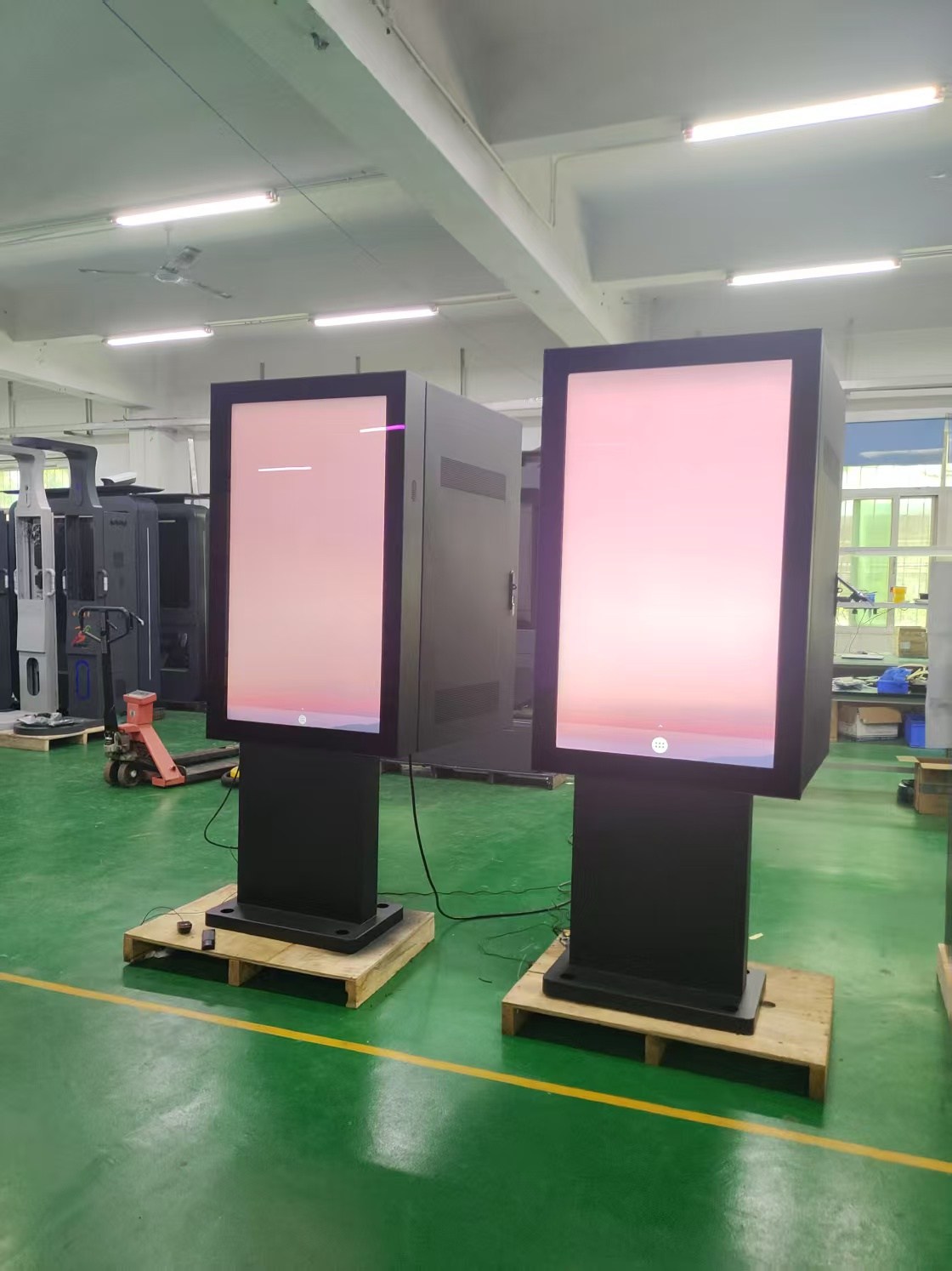 4K 43inch Outdoor Kiosk видео ойнатқышы IP66 су өткізбейтін