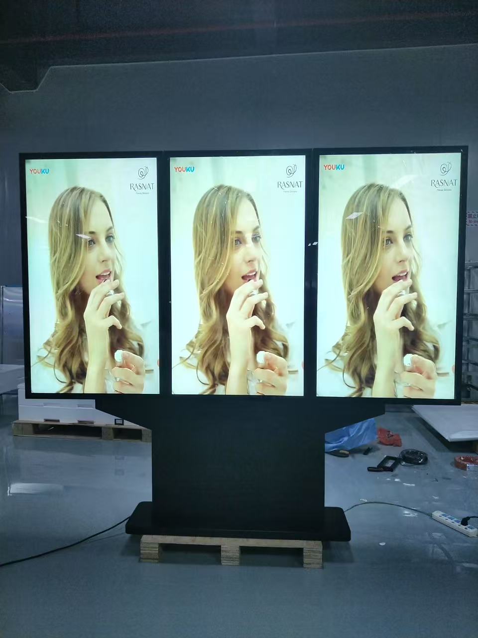 4K 49 55 55 65 75 дюймдік Trupter Transplic Outsion Scertial жарнамалық жарнамалық ойыншы IP66 су өткізбейтін бейне ойнатқышы